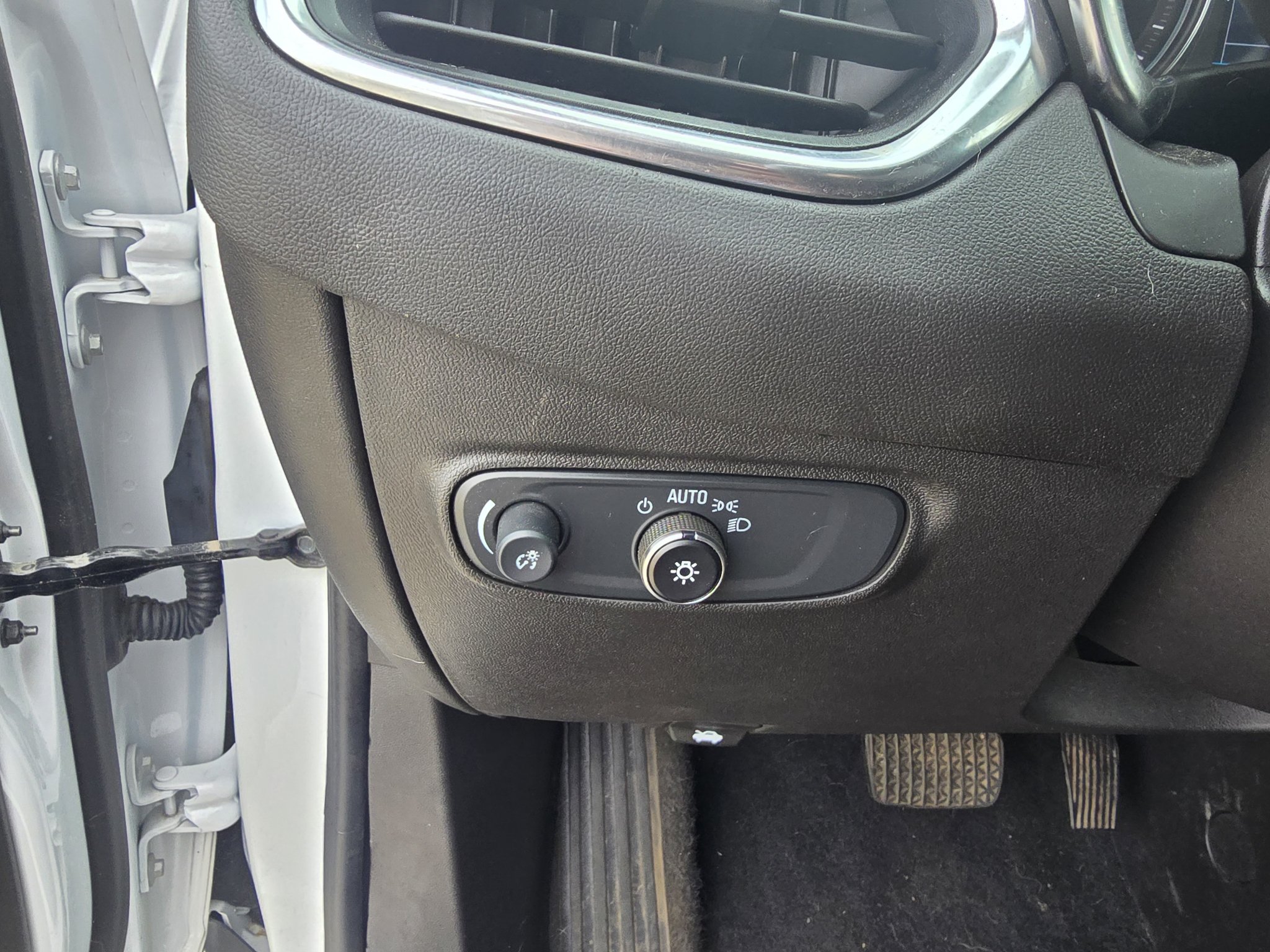 Used 2024 Chevrolet Equinox LT AWD/4WD image 19
