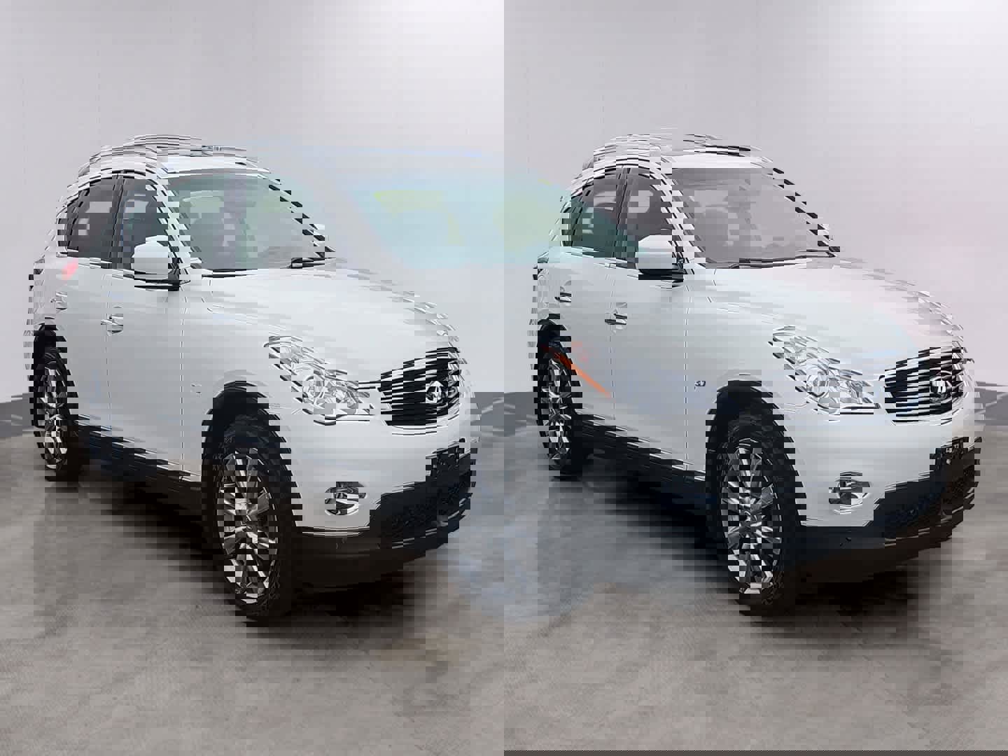 Used 2015 INFINITI QX50 Journey w/ Premium Package image 3