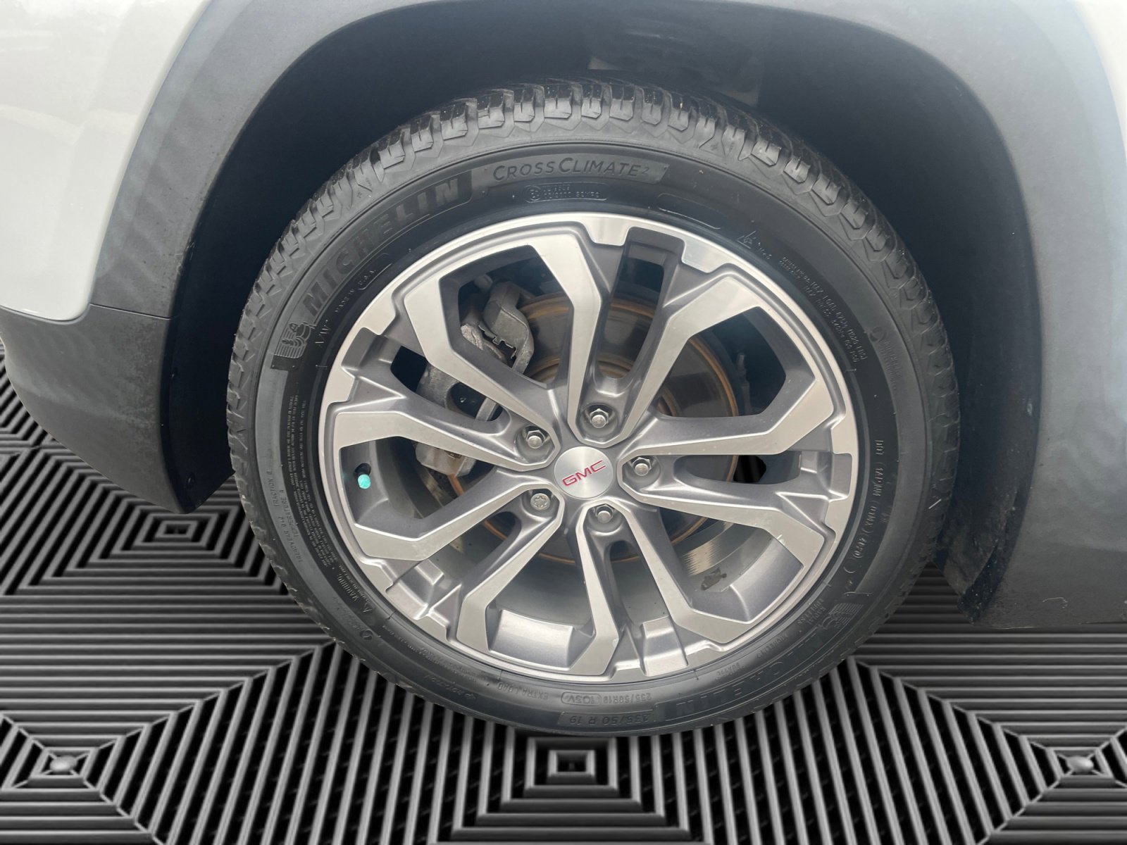 Used 2018 GMC Terrain SLT w/ Preferred Package image 17