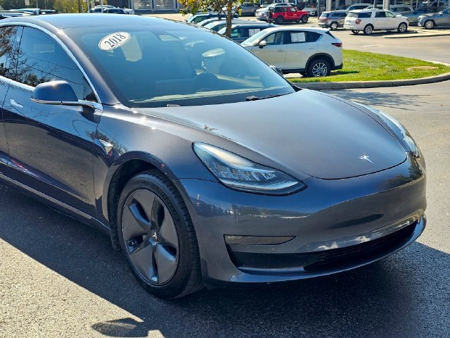 Used 2018 Tesla Model 3 Long Range RWD image 2