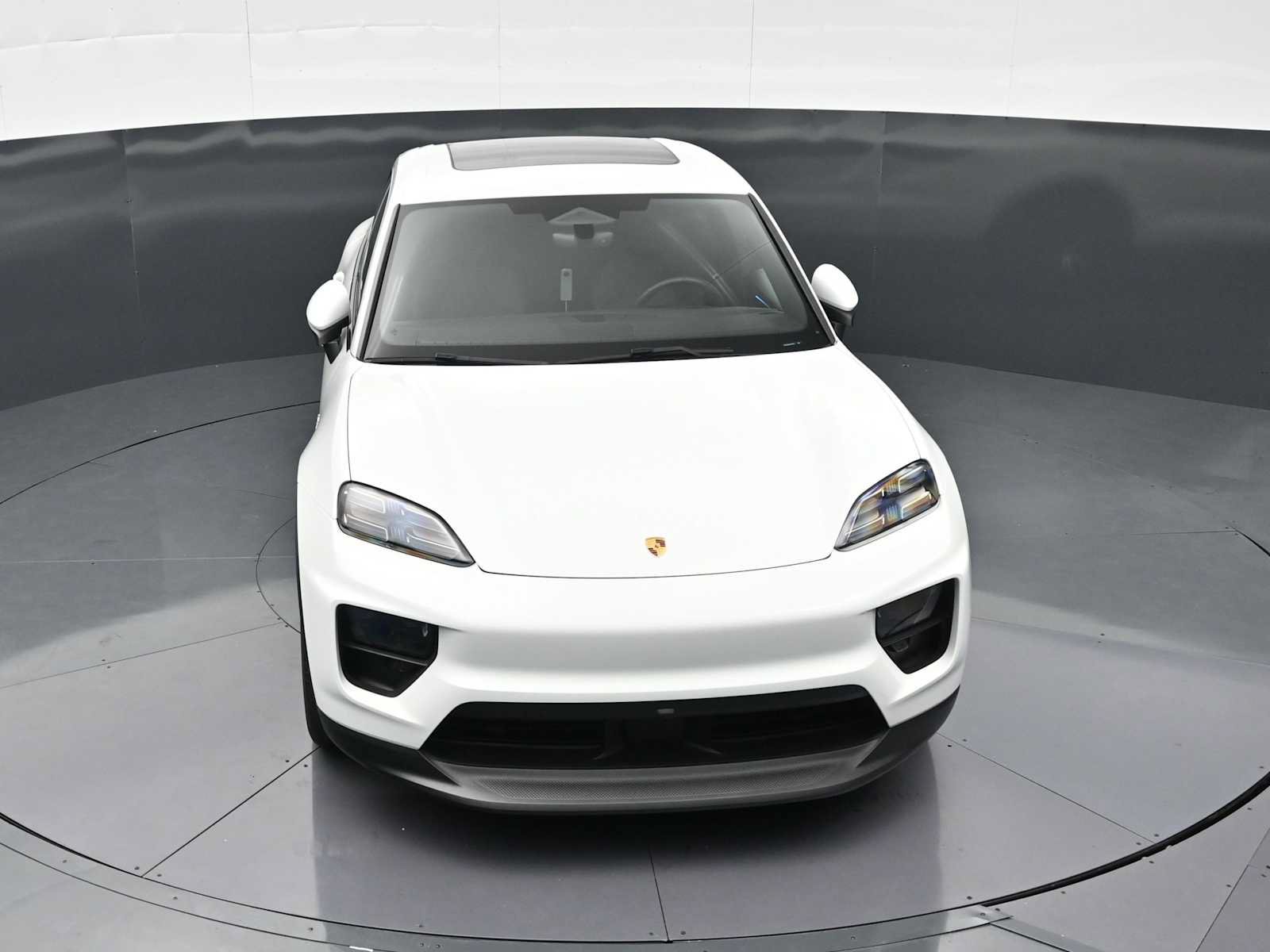 Certified 2025 Porsche Macan Electric RWD image 35