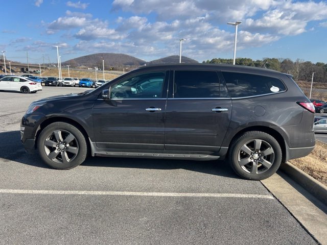 Used 2017 Chevrolet Traverse LT w/ Graphite Special Edition image 2