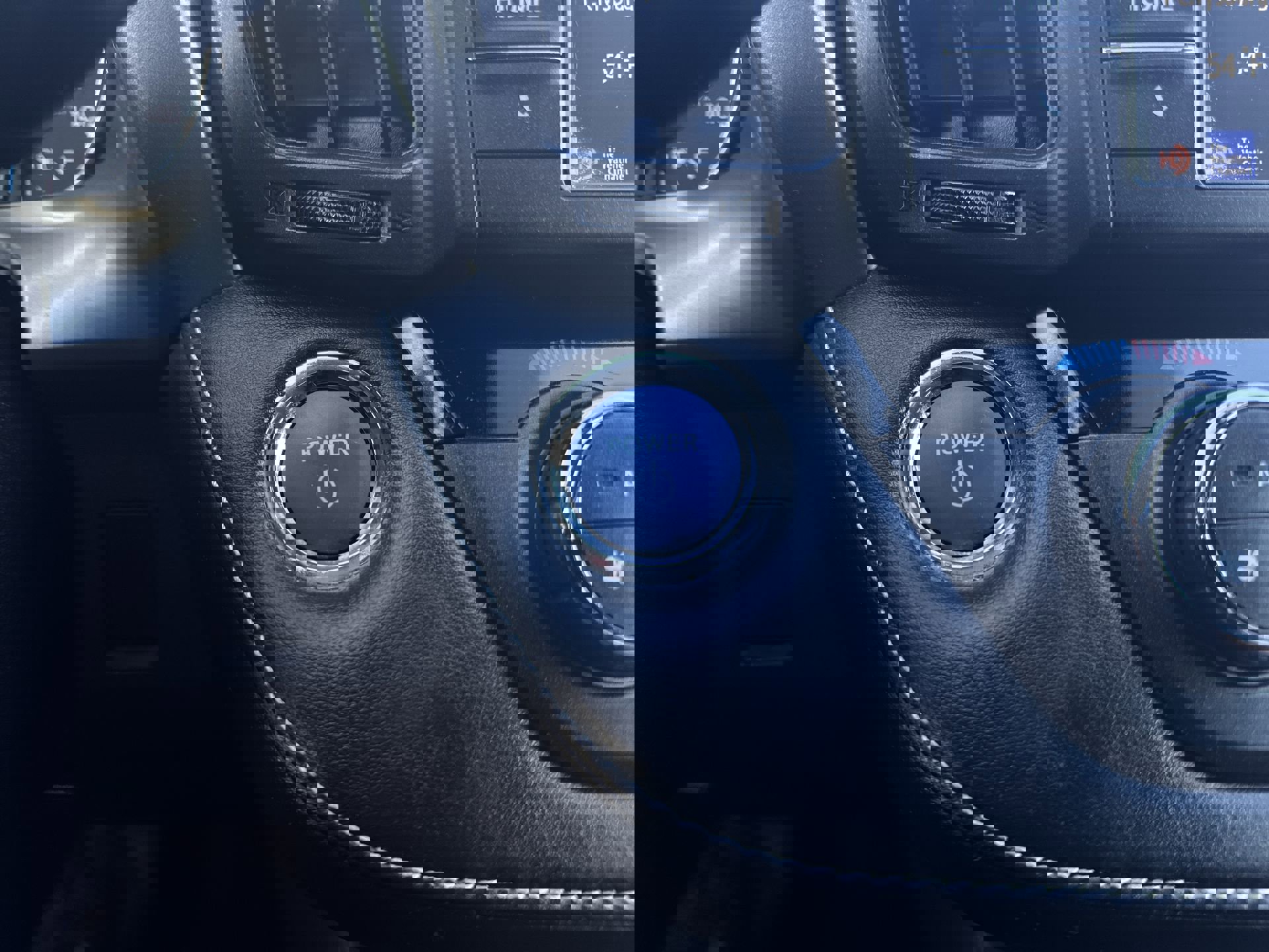 Used 2017 Toyota RAV4 Limited image 17