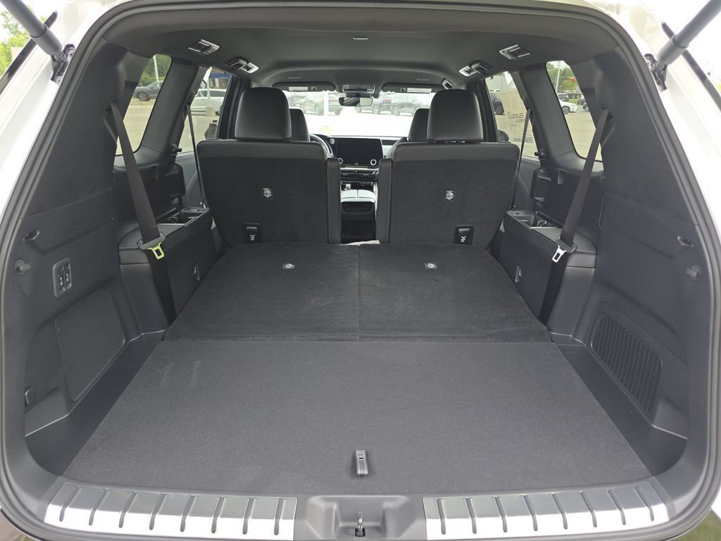 New 2026 Lexus TX 500h AWD image 13