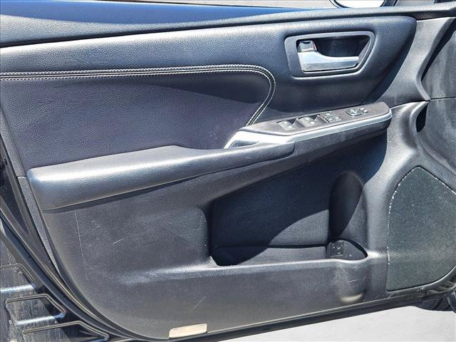 Used 2017 Toyota Camry XLE w/ Moonroof Package FWD image 10