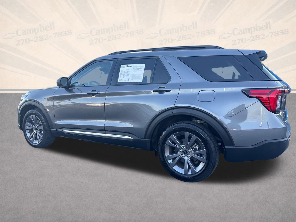 Used 2025 Ford Explorer Active w/ Active Comfort Package image 2