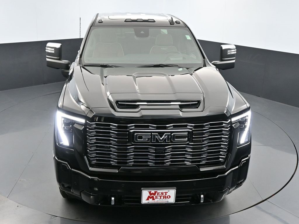 Used 2025 GMC Sierra 3500 Denali Ultimate w/ Snow Plow Prep/Camper Package image 4