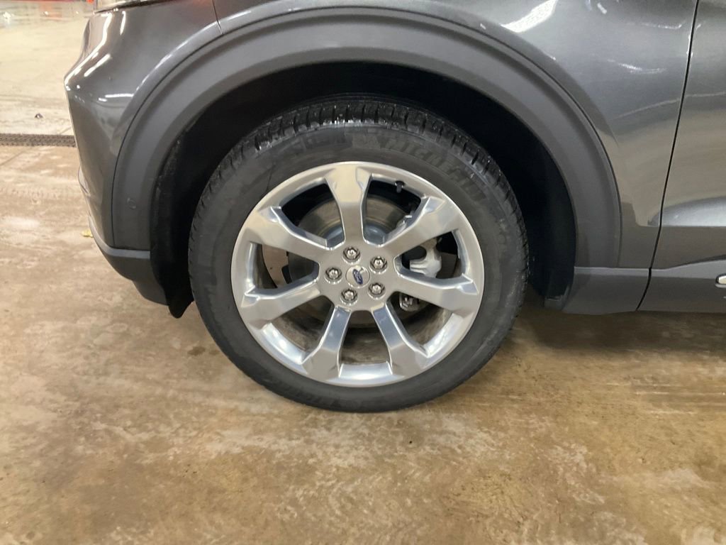 Used 2020 Ford Explorer Platinum w/ Premium Technology Package image 21