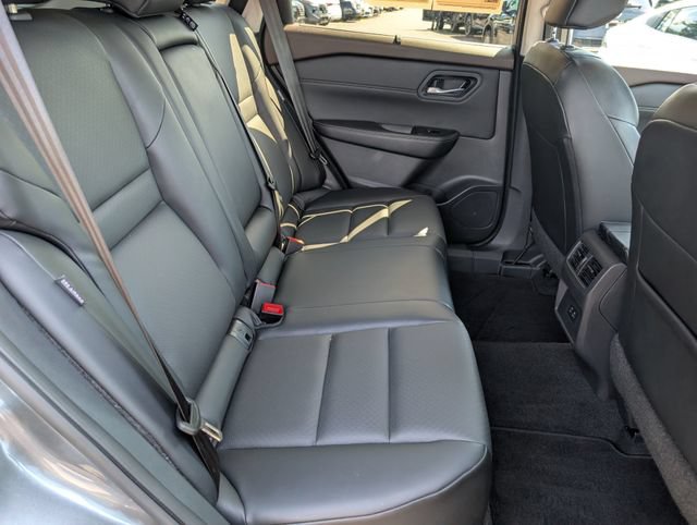 Used 2023 Nissan Rogue SV w/ SV Premium B Package FWD image 12