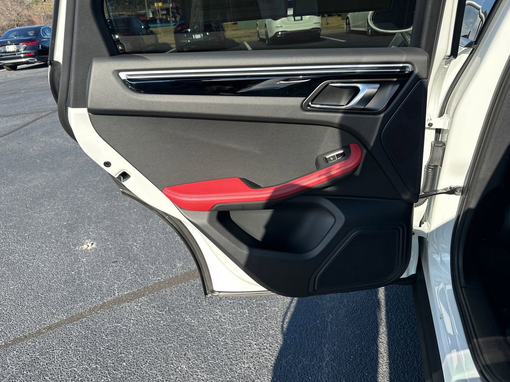 Used 2022 Porsche Macan Base image 22