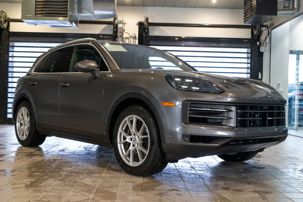 Certified 2025 Porsche Cayenne image 7