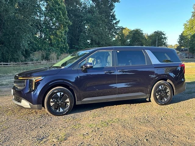 Used 2026 Kia Carnival LXS FWD image 4