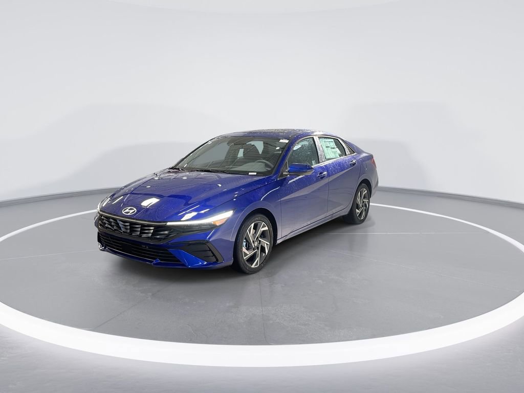 Certified 2025 Hyundai Elantra SEL image 3