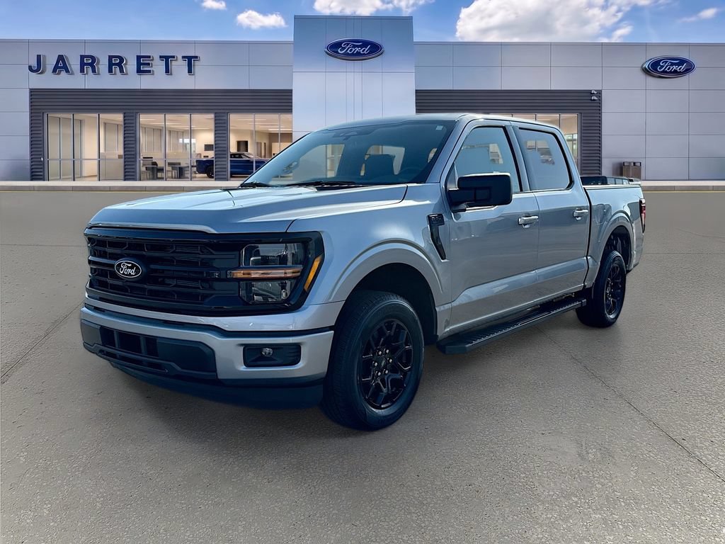Used 2026 Ford F150 XLT w/ XLT Black Appearance Package RWD image 3