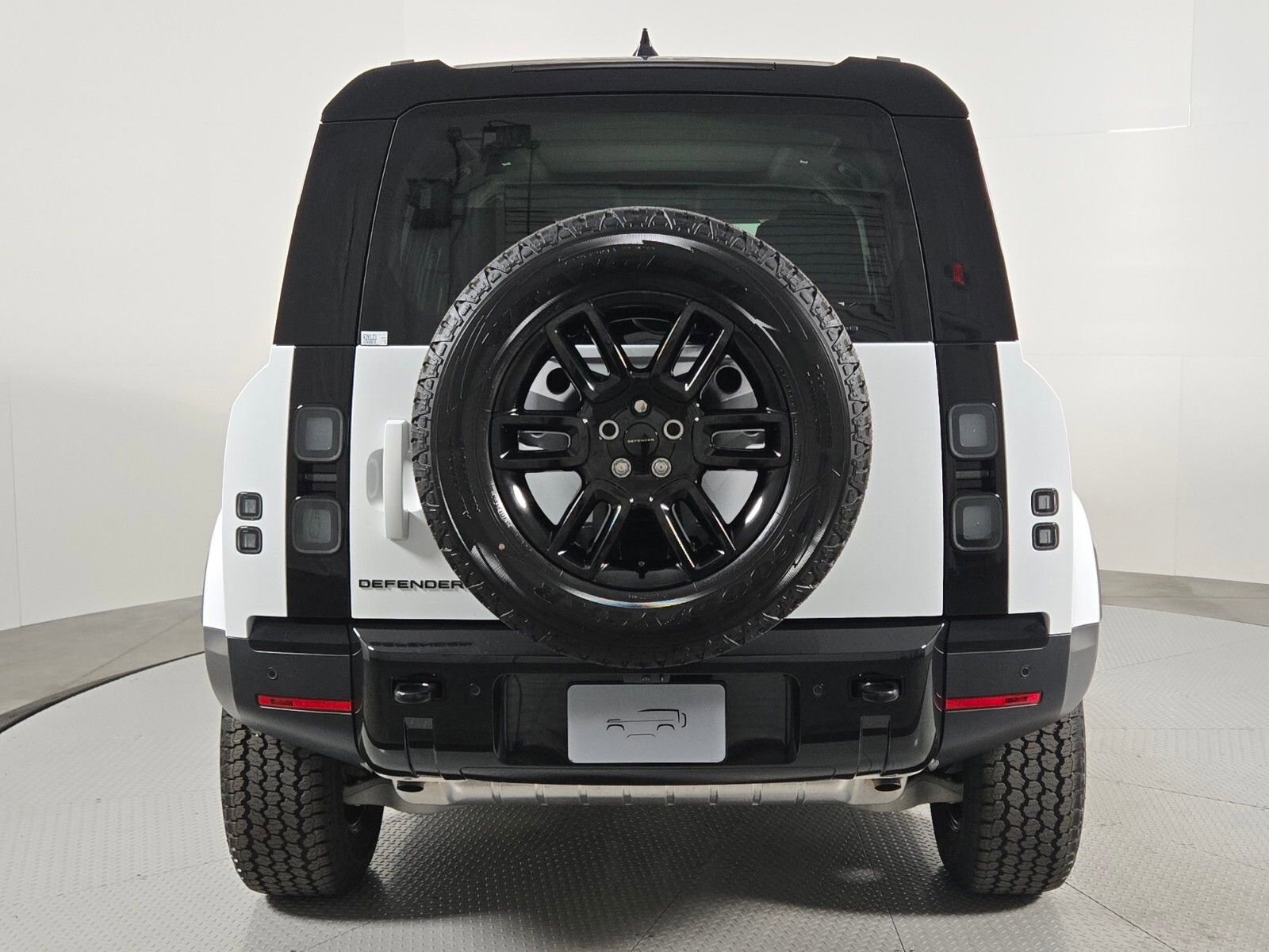 New 2026 Land Rover Defender 110 S AWD/4WD image 7