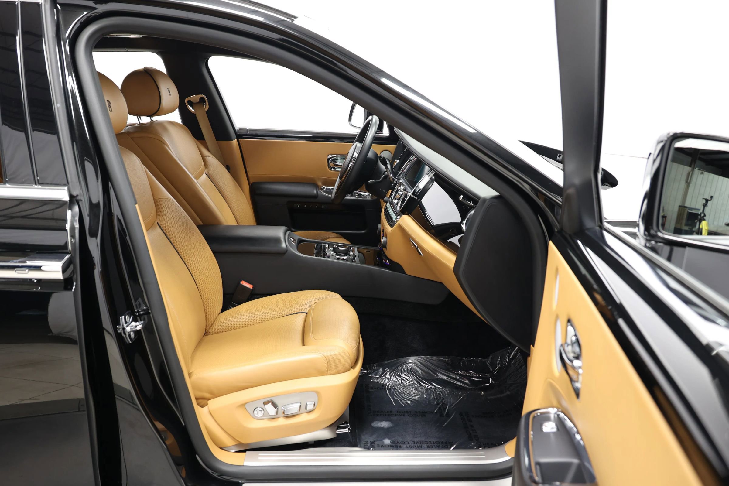 Used 2017 Rolls-Royce Ghost image 87