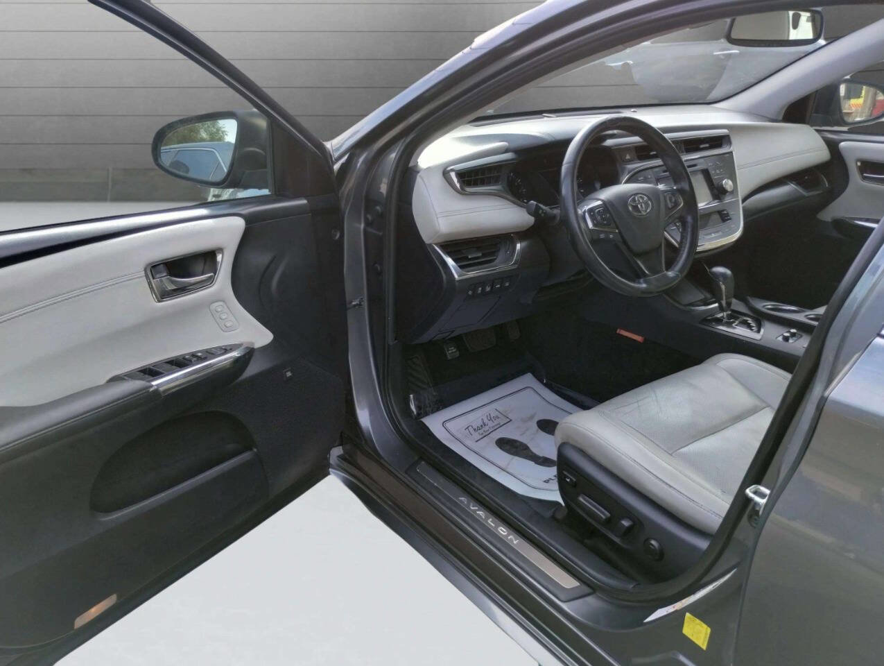 Used 2018 Toyota Avalon Limited w/ All Weather Liner Package image 12