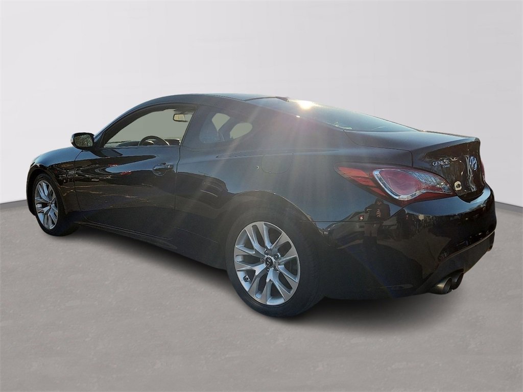 Used 2016 Hyundai Genesis 3.8 image 4