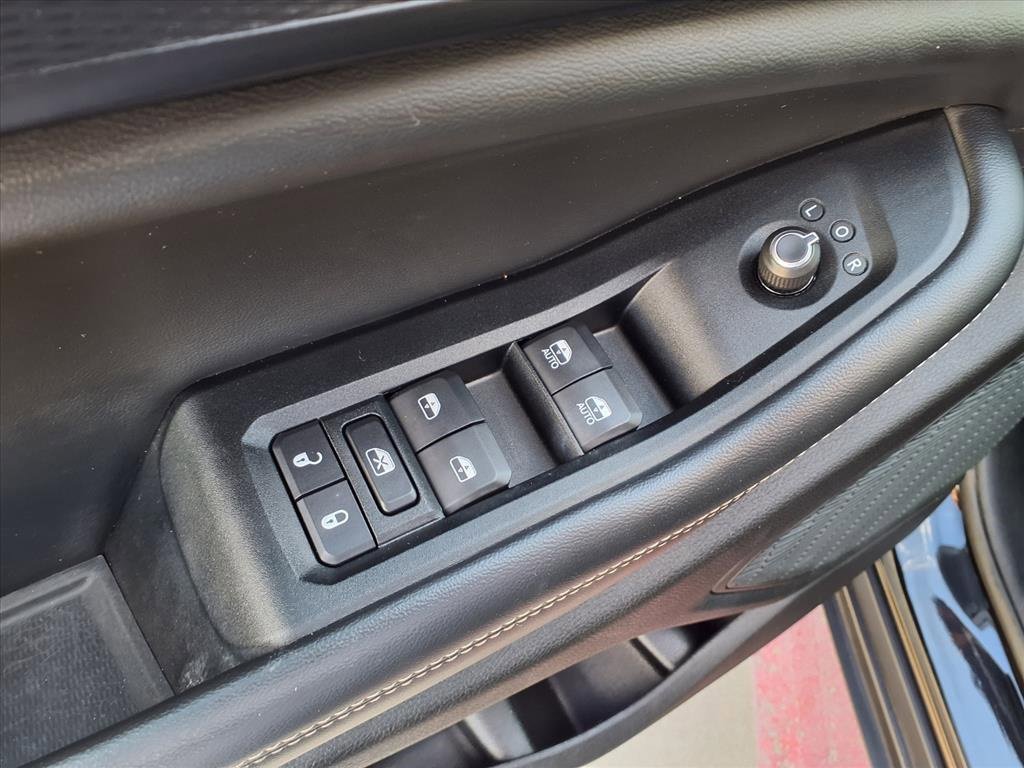 Used 2023 Jeep Grand Cherokee L Laredo w/ Luxury Tech Group I image 15