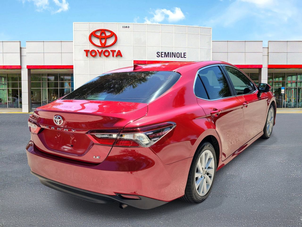 Used 2023 Toyota Camry LE image 3
