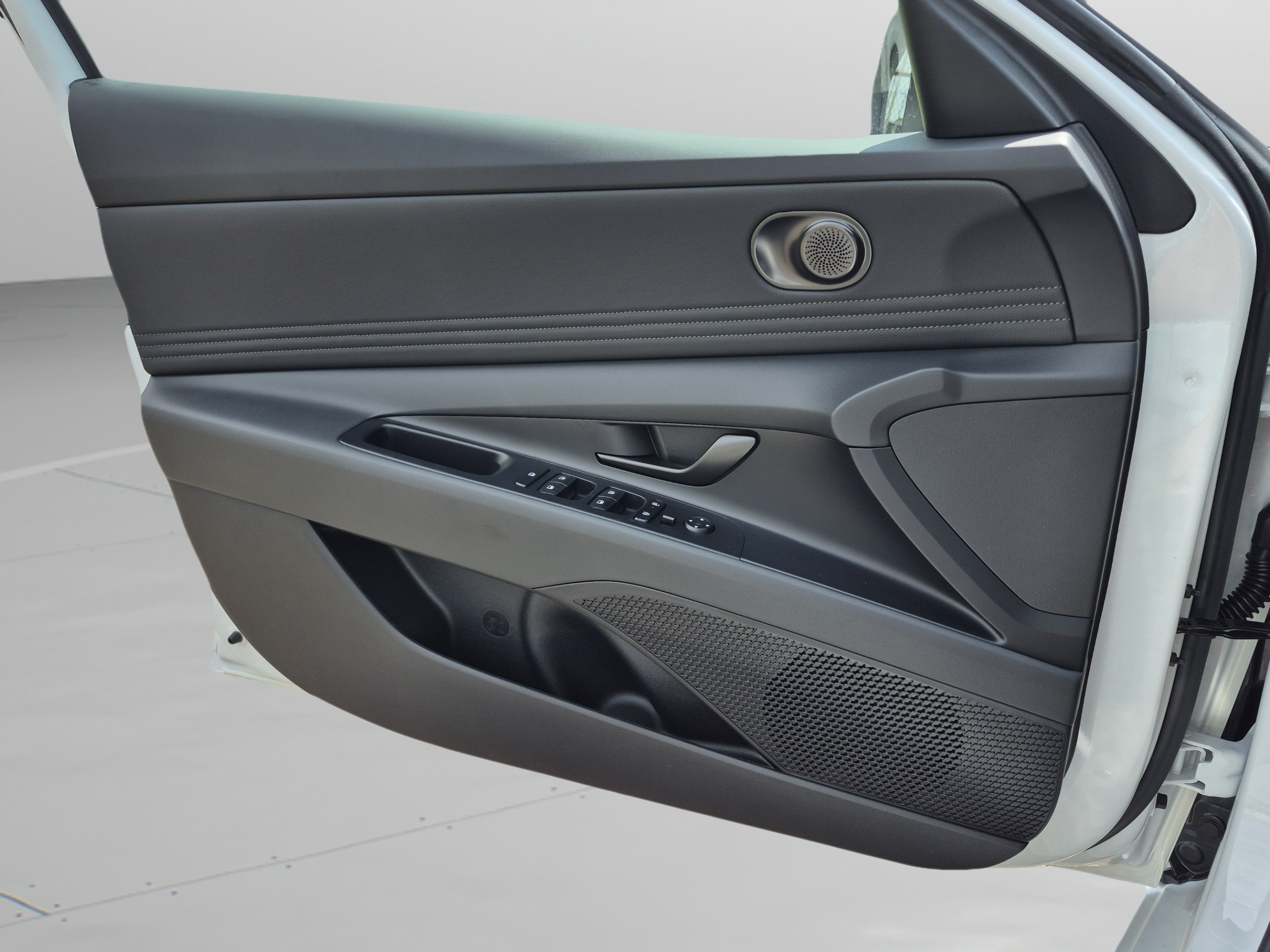 New 2026 Hyundai Elantra SEL Sport FWD image 22
