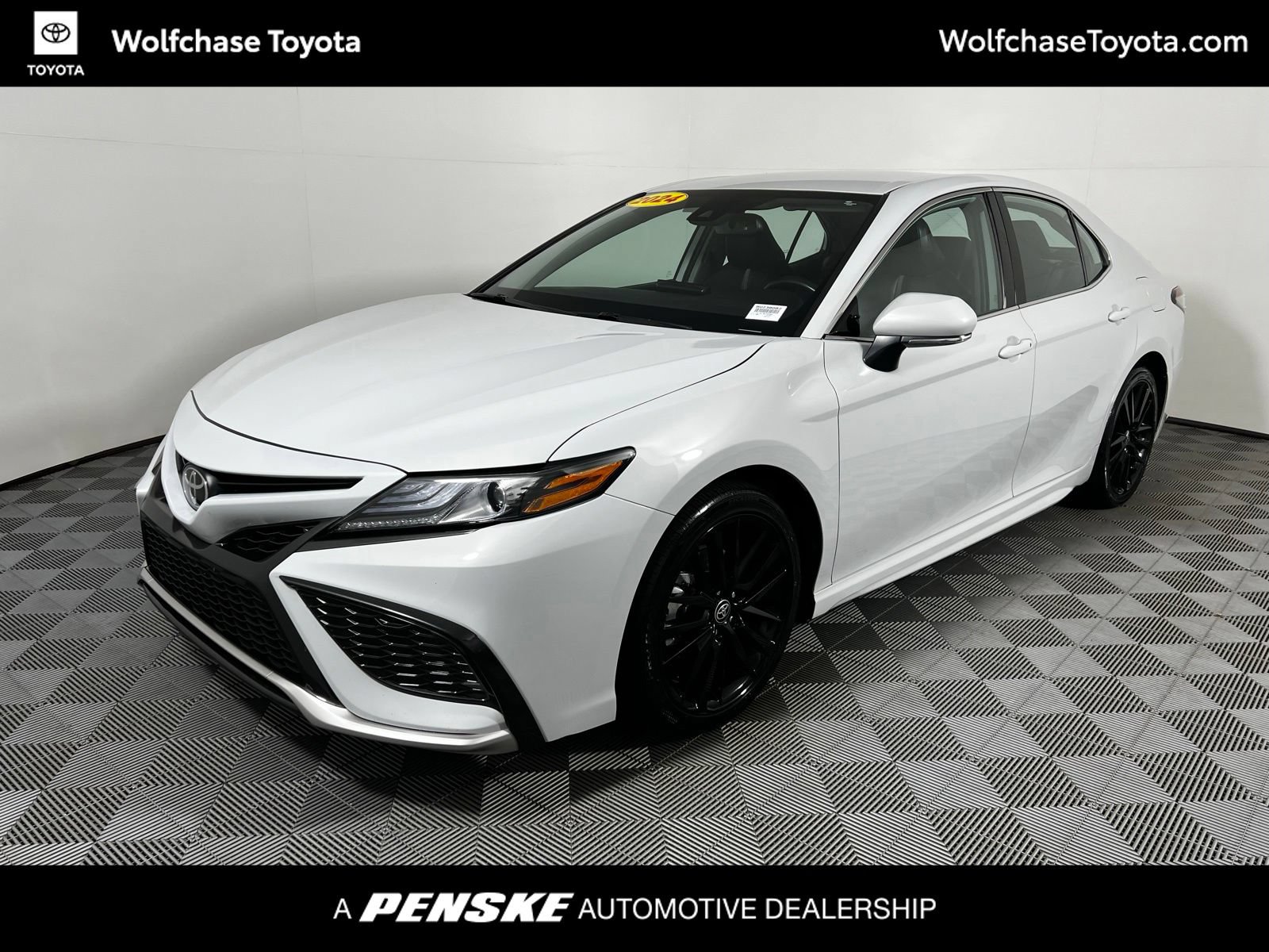 Used 2024 Toyota Camry XSE FWD image 1