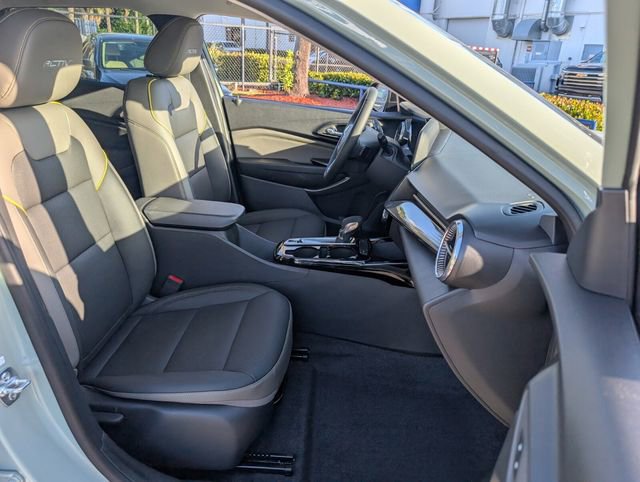 Used 2025 Chevrolet Trax ACTIV w/ Driver Confidence Package FWD image 15