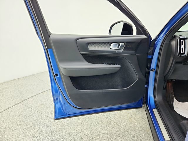 Used 2021 Volvo XC40 P8 Recharge w/ Advanced Package image 24