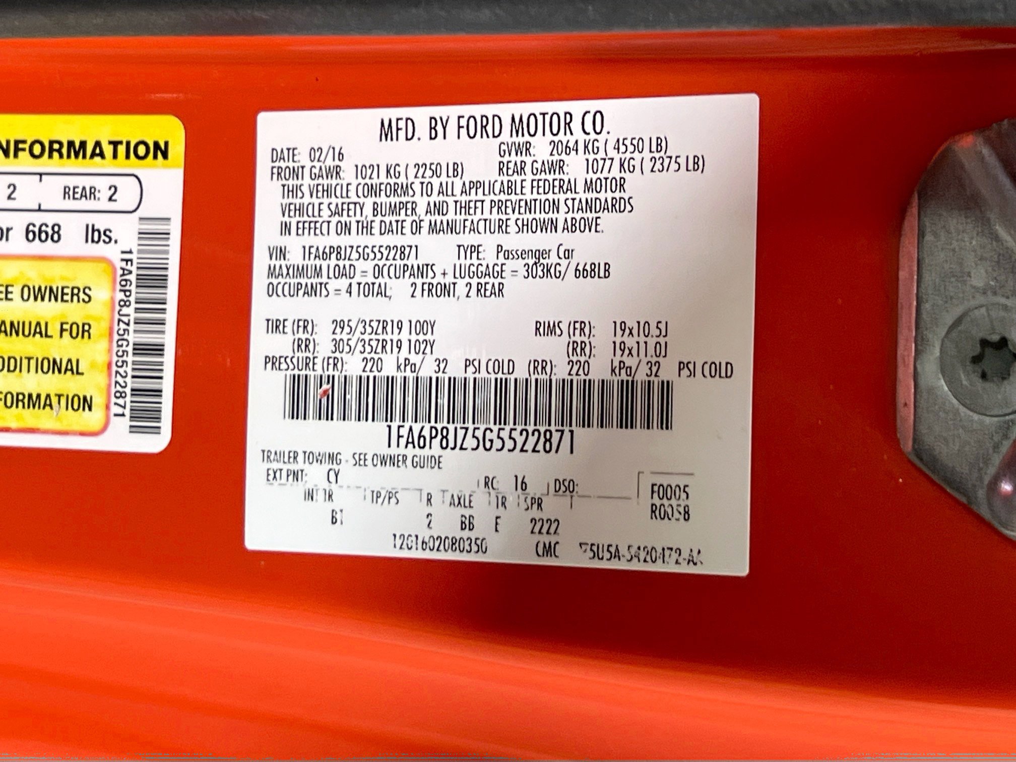 Used 2016 Ford Mustang Shelby GT350 w/ Technology Package image 31