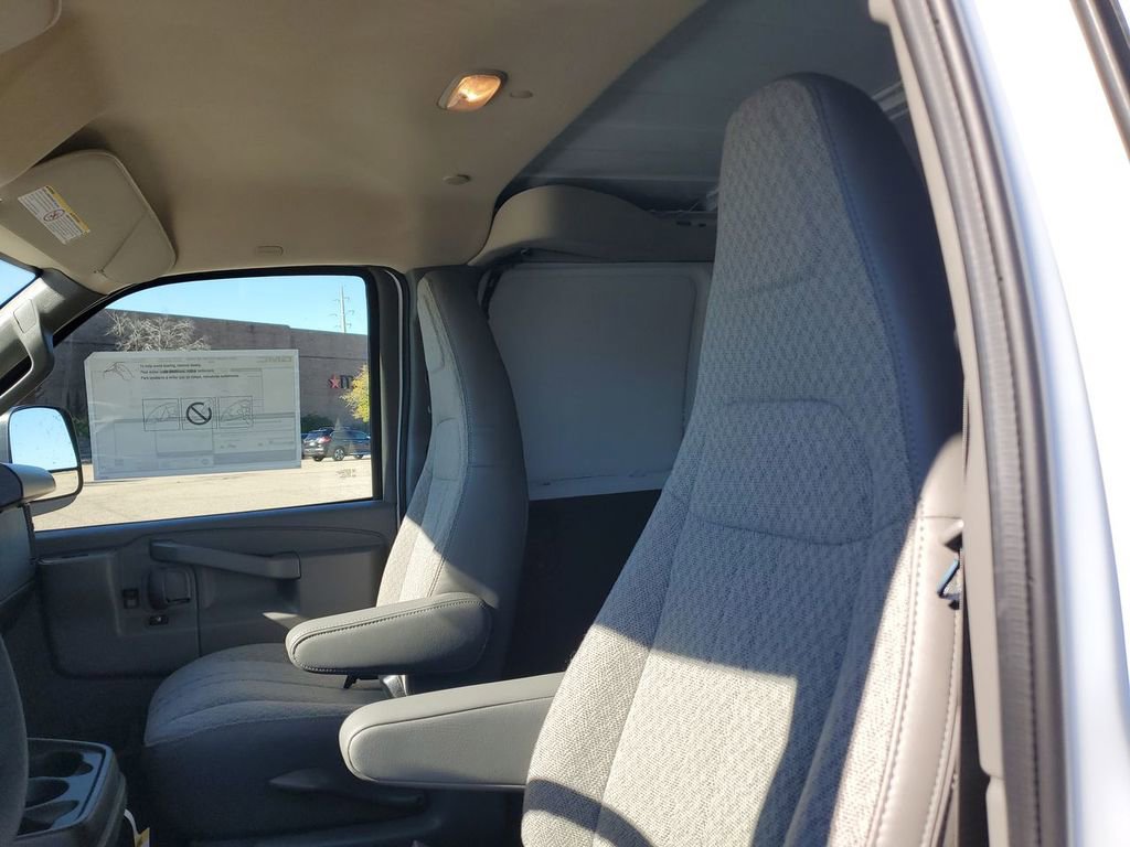 New 2025 GMC Savana 3500 Extended w/ Driver Convenience Package image 18
