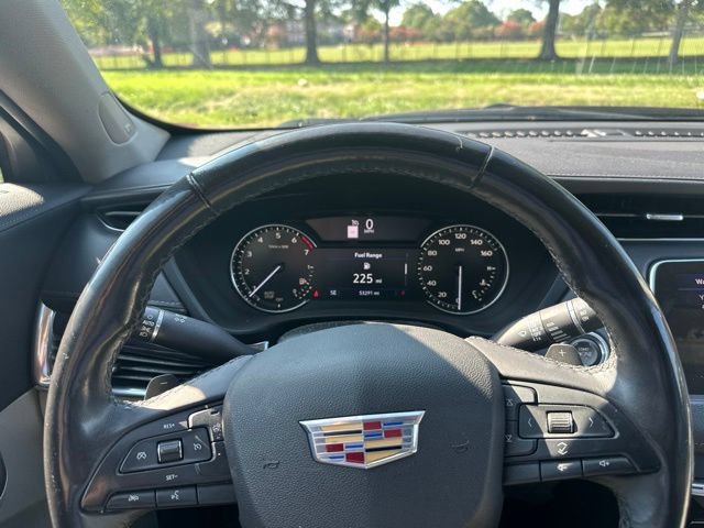 Used 2019 Cadillac XT4 Luxury w/ Cold Weather Package FWD image 12