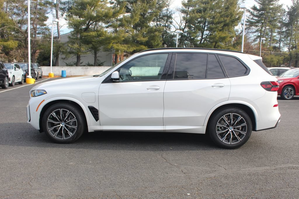 New 2026 BMW X5 xDrive50e w/ M Sport Package AWD/4WD image 4
