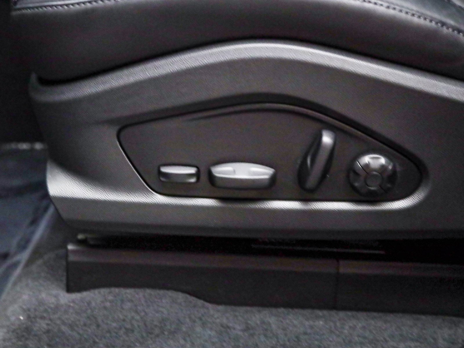 Used 2025 Porsche Macan Electric image 26