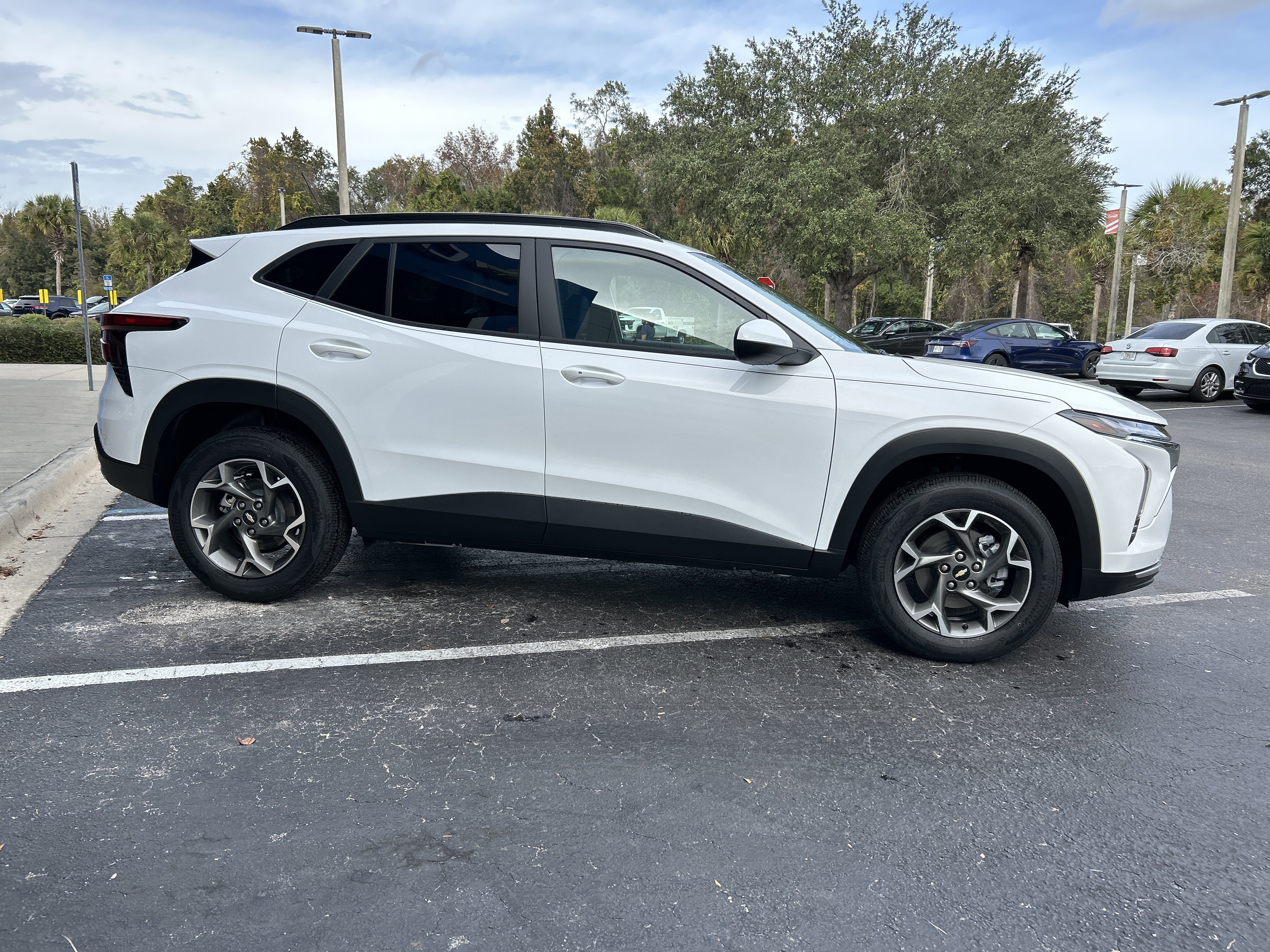 New 2025 Chevrolet Trax LT w/ Driver Confidence Package image 12