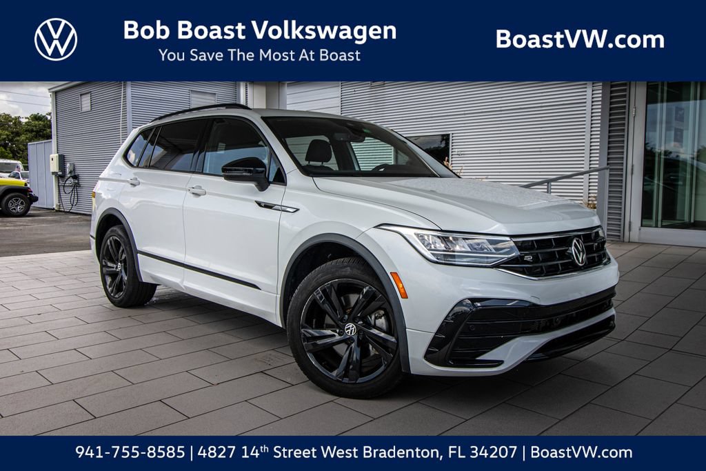 Certified 2023 Volkswagen Tiguan SE R-Line FWD image 1