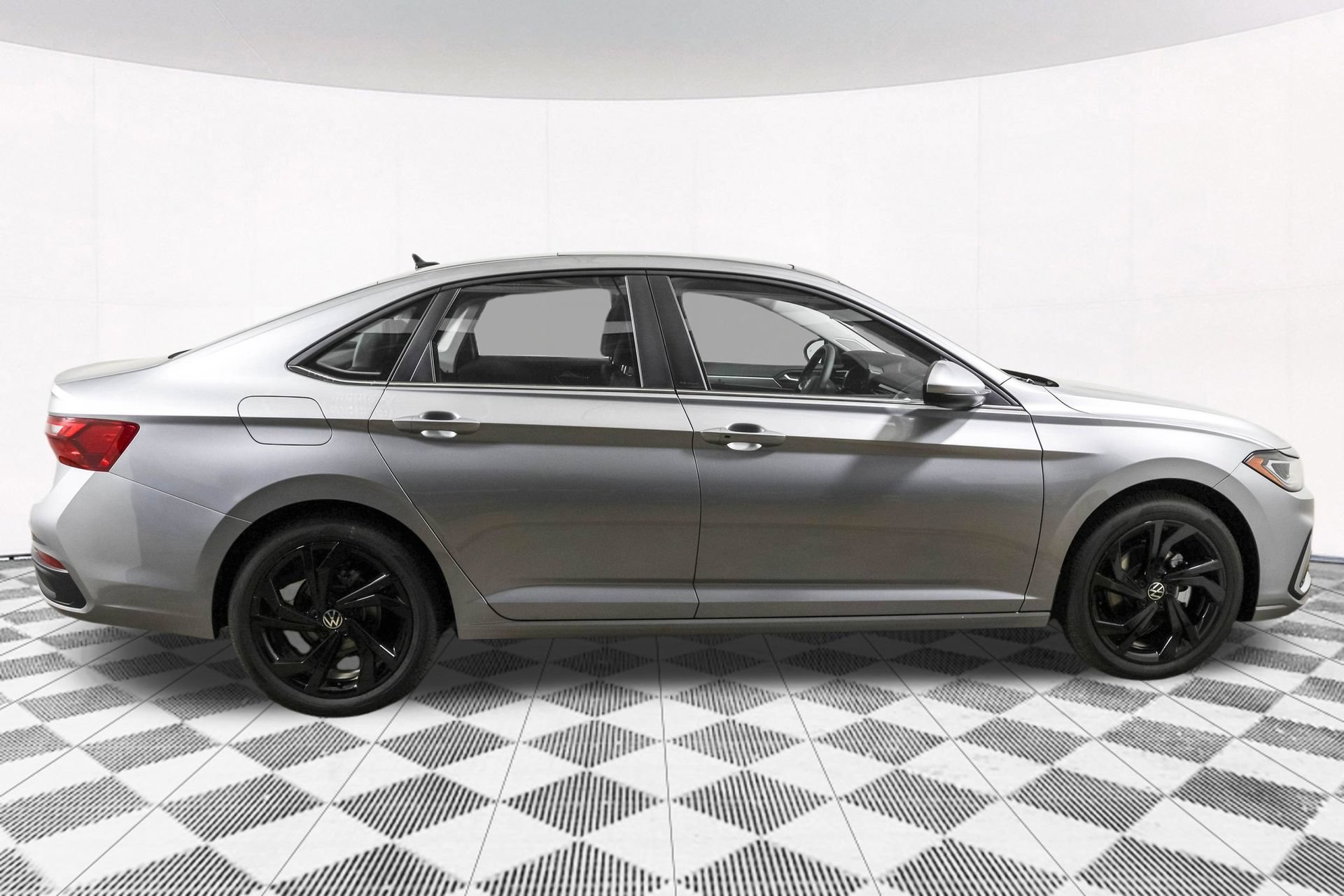 Used 2026 Volkswagen Jetta SE FWD image 12