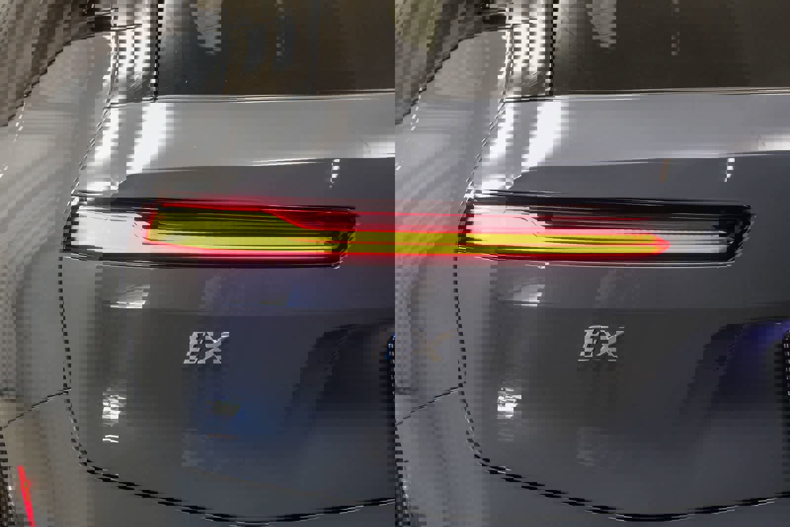 Used 2023 BMW iX xDrive50 w/ Sport Package image 10