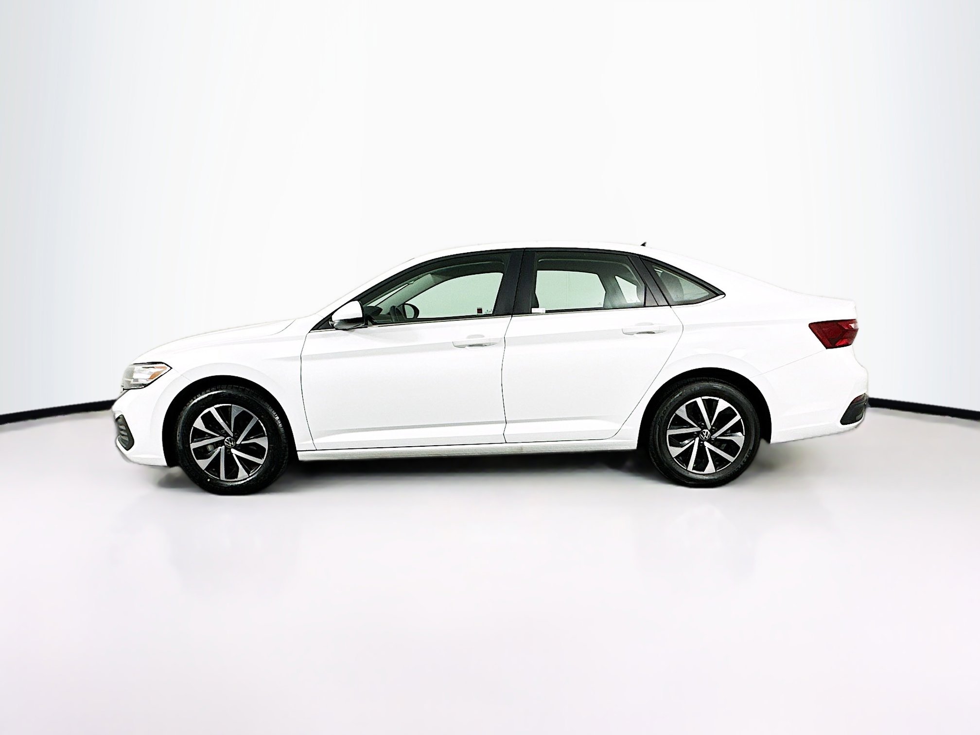 Used 2024 Volkswagen Jetta S image 4