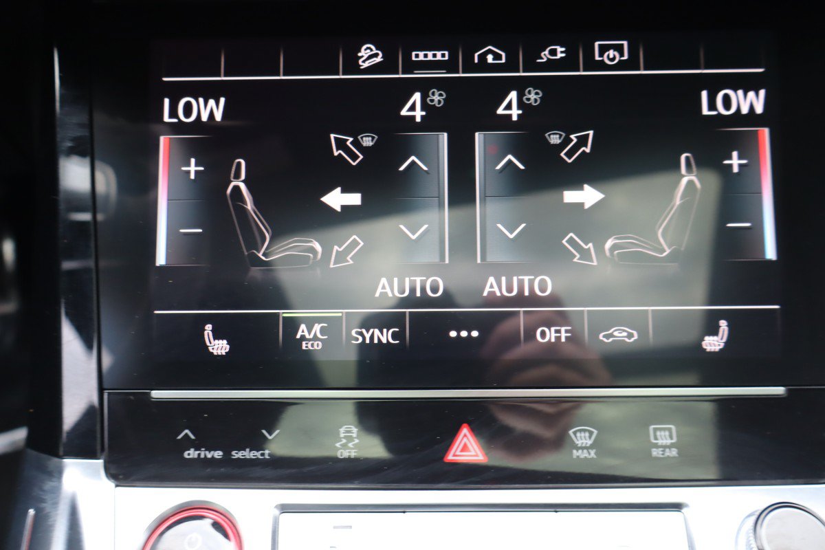 Used 2024 Audi SQ8 e-tron Premium Plus w/ Black Optic Package AWD/4WD image 16