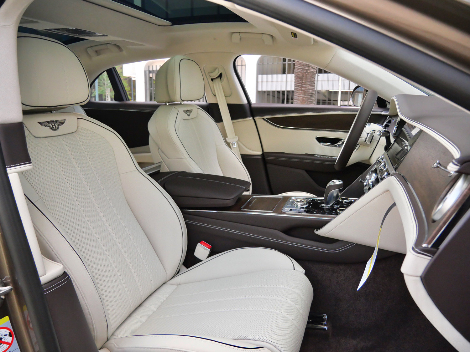 New 2026 Bentley Flying Spur V8 AWD/4WD image 18