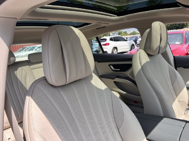 Used 2022 Mercedes-Benz EQS 450+ Sedan image 34