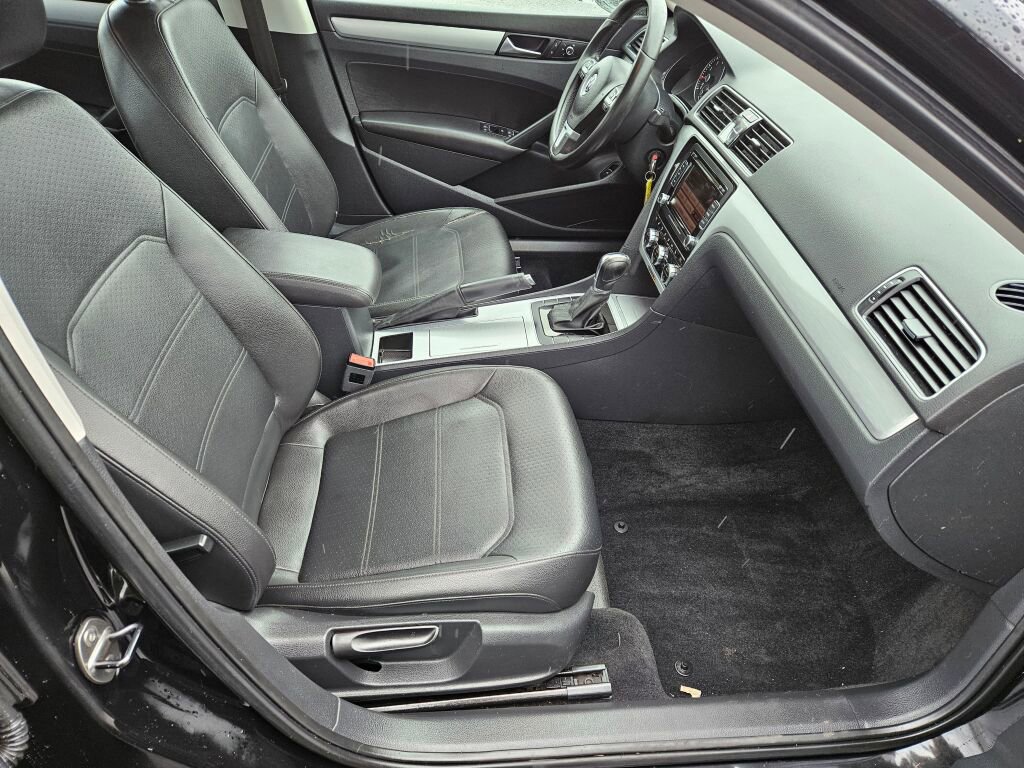 Used 2012 Volkswagen Passat 2.5 SE image 8