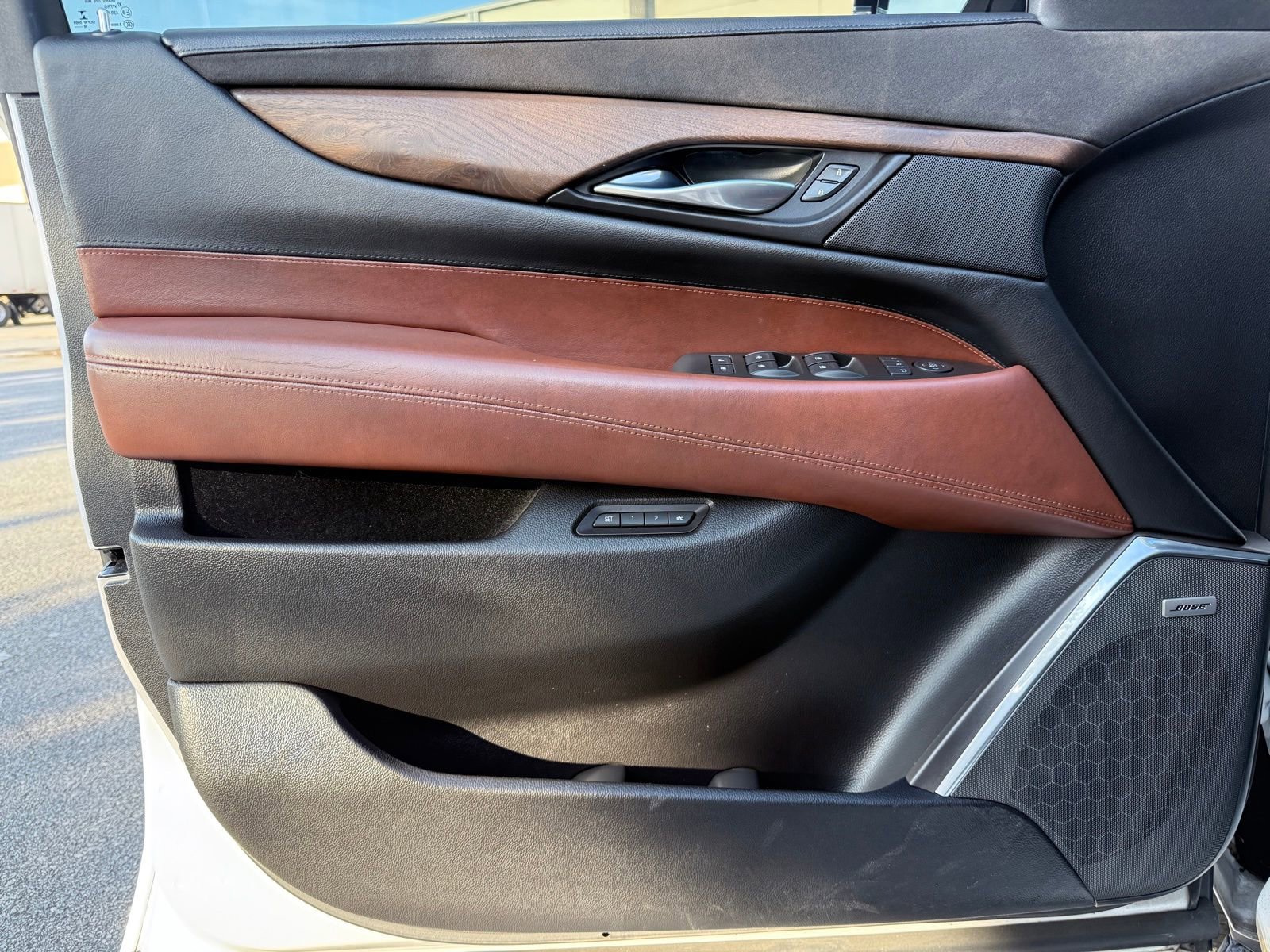 Used 2016 Cadillac Escalade Luxury image 42