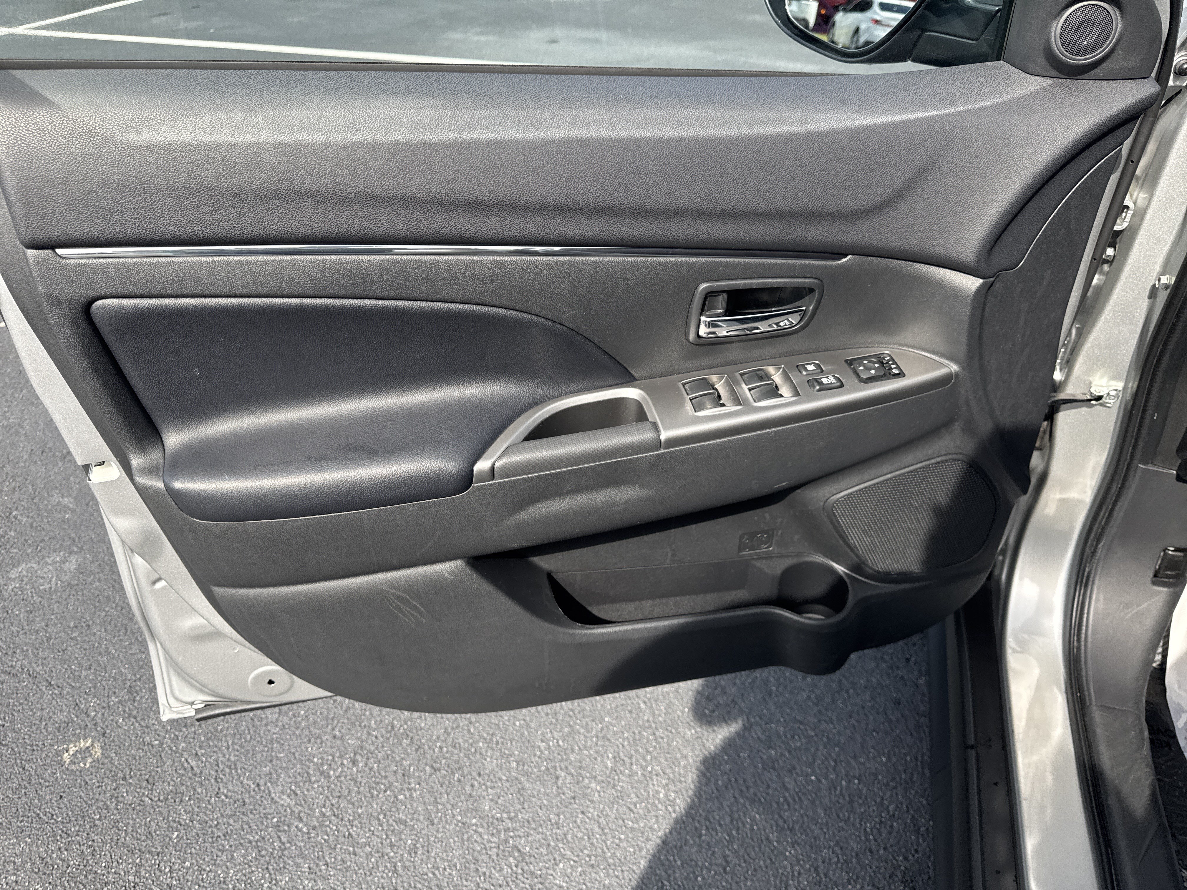 Used 2025 Mitsubishi Outlander Sport ES AWD/4WD image 22