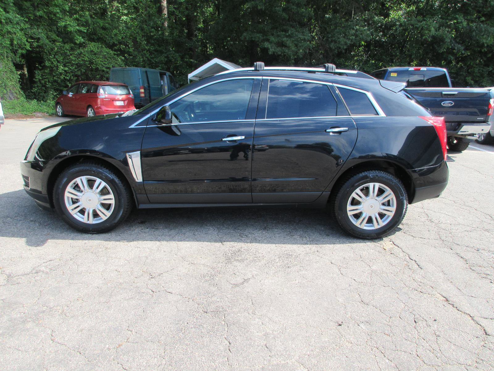 Used 2016 Cadillac SRX Luxury w/ Driver Awareness Package FWD image 2