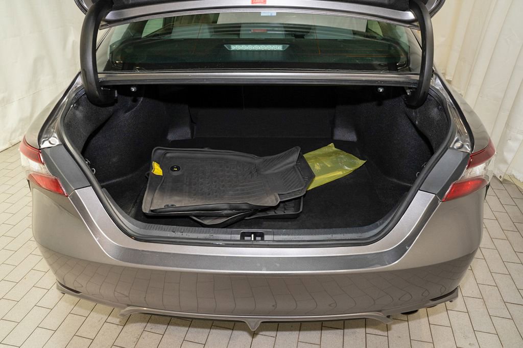 Used 2023 Toyota Camry SE FWD image 5