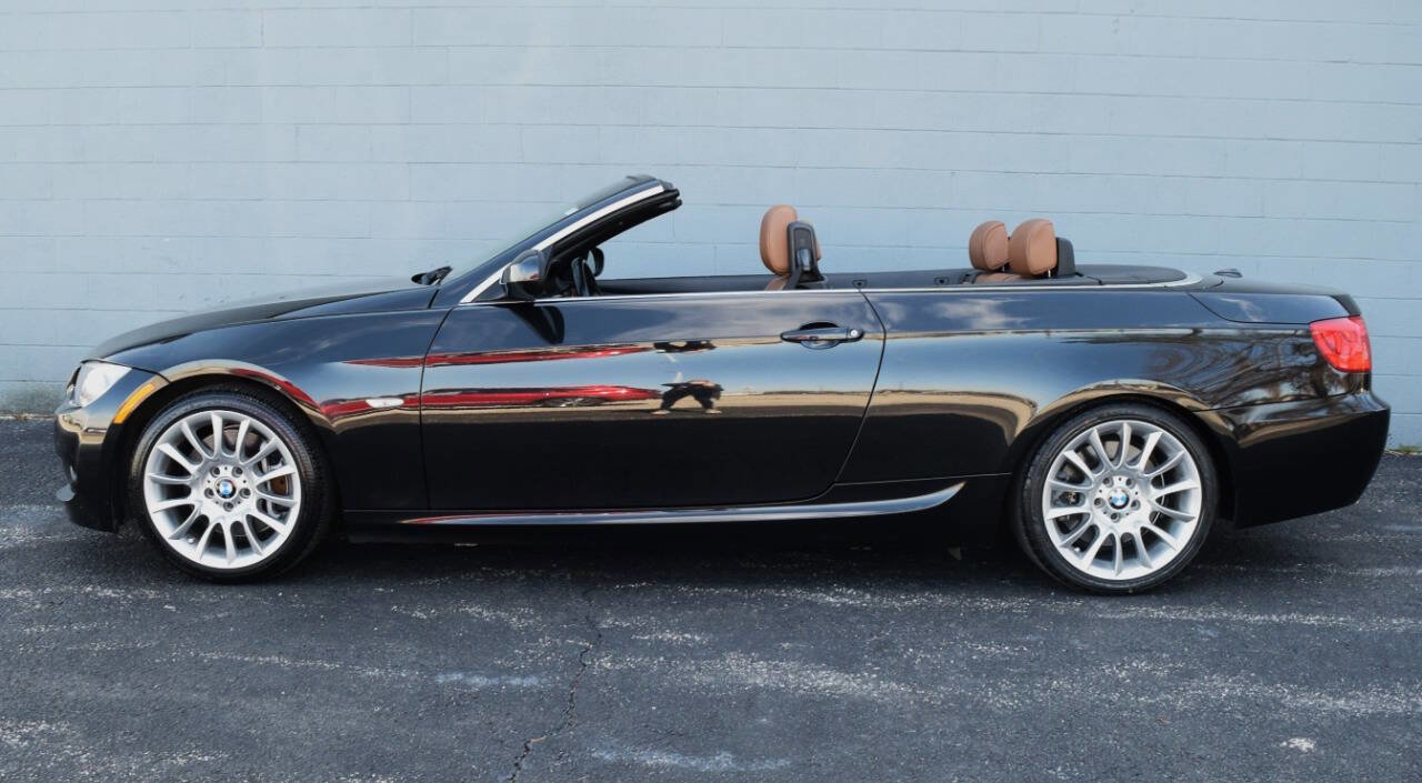 Used 2012 BMW 335i Convertible image 1