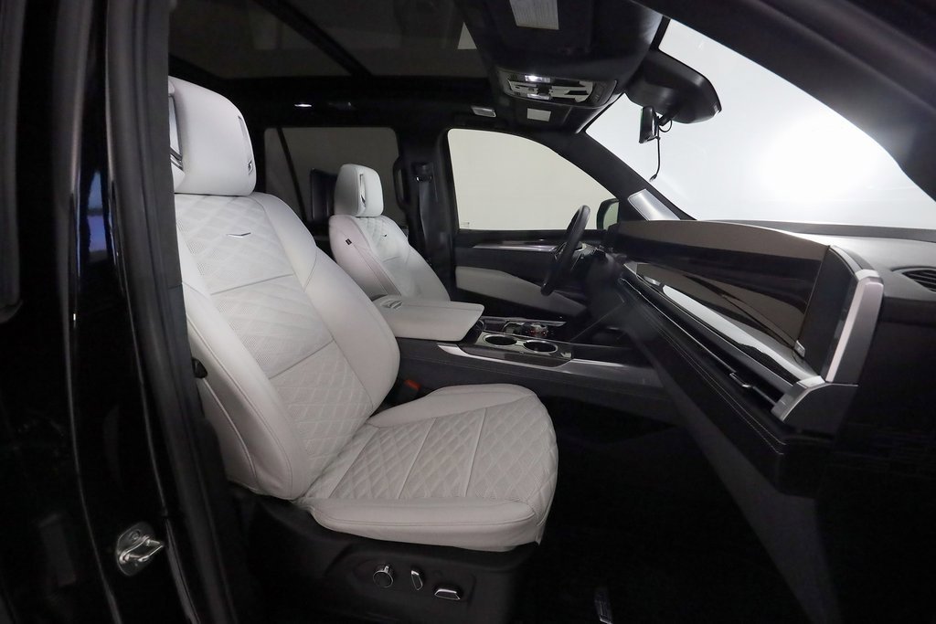 Used 2025 Cadillac Escalade V image 13