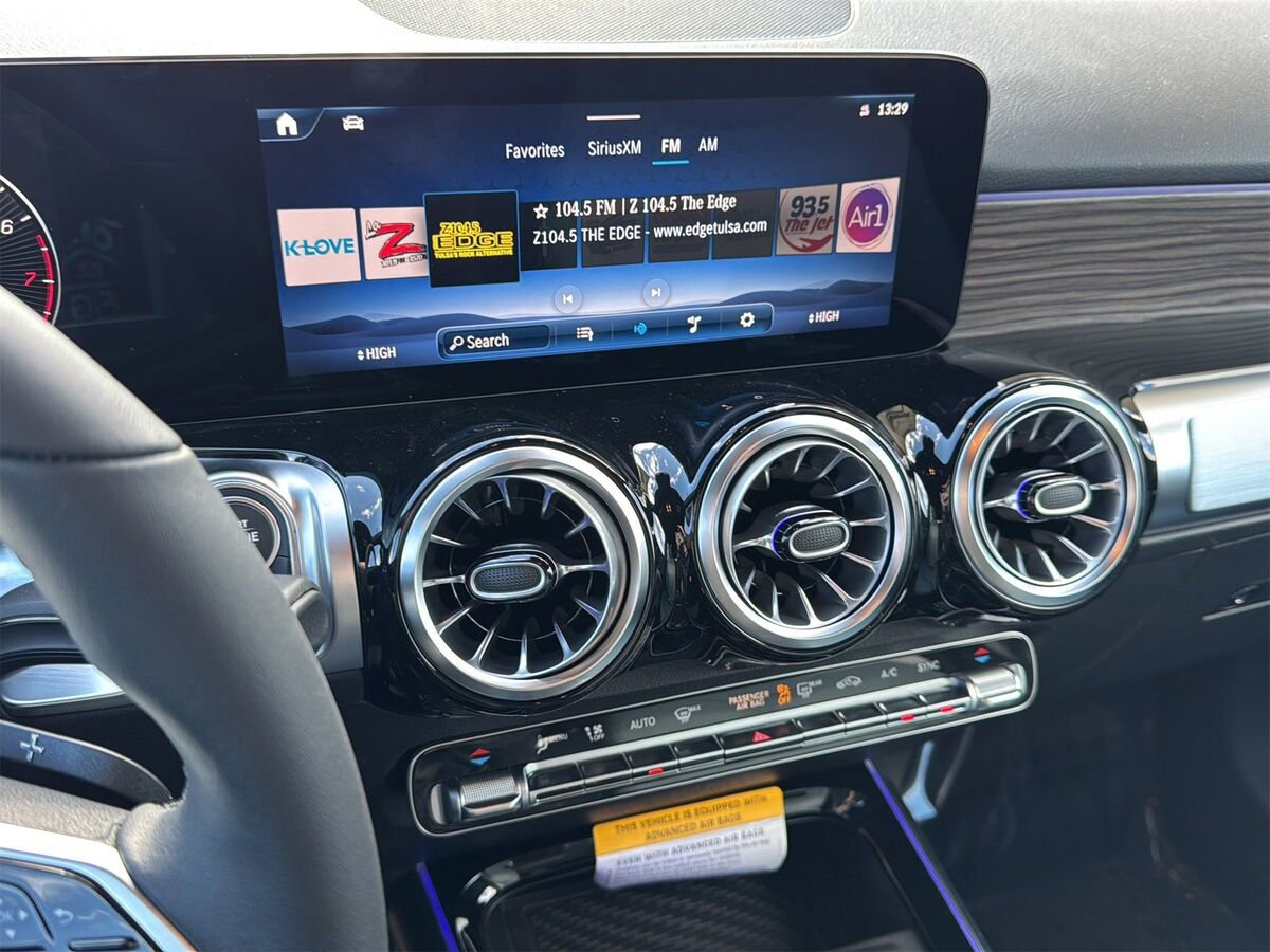 New 2026 Mercedes-Benz GLB 250 image 18