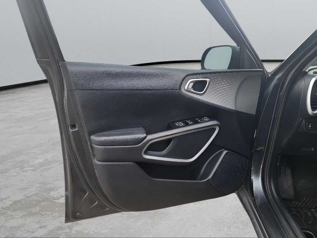 Used 2020 Kia Soul LX image 9
